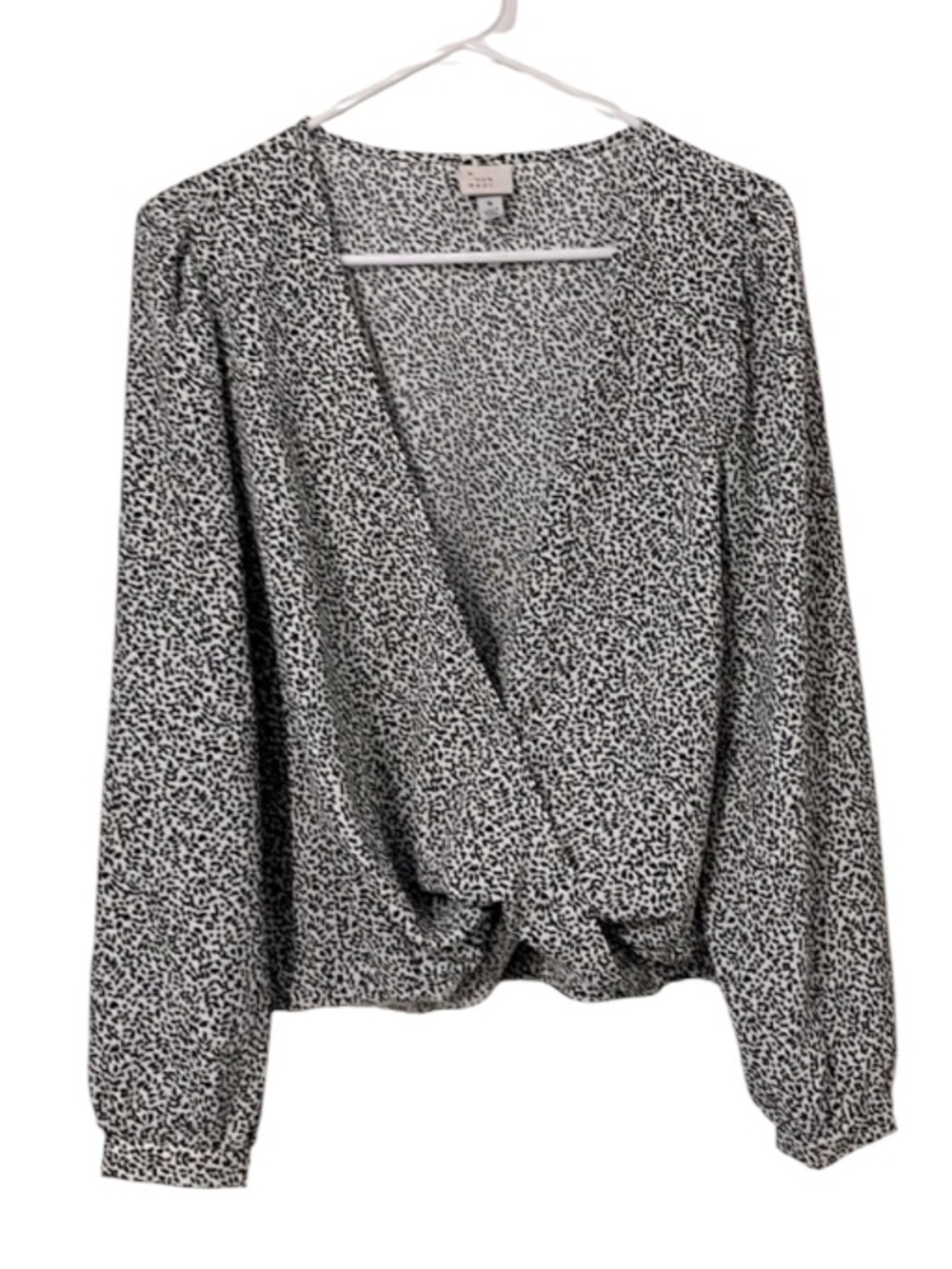 a•new day Woman’s V Neck Faux Wrap Long Sleeve White Black Specs Flowy Top M